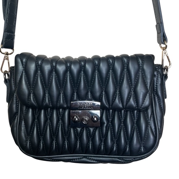 BADGLEY MISCHKA Black Vegan Leather Crossbody Bag Quilted Designer Adjustable - Picture 1 of 13